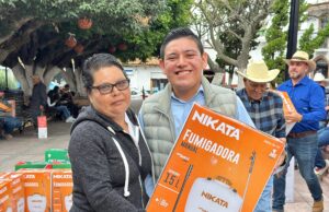 Entrega Gobierno de Churintzio 100 fumigadoras a productores del municipio