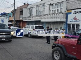 Muere adulto mayor dentro de camioneta en movimiento