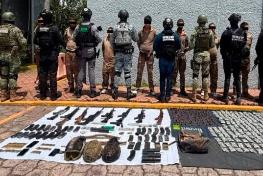 Detienen a 11 personas y aseguran arsenal en La Piedad