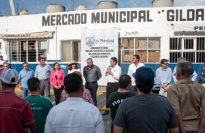 REHABILITA GOBIERNO MUNICIPAL EL ACCESO AL MERCADO MUNICIPAL «GILDARDO MAGAÑA»