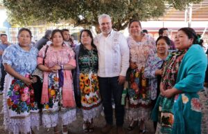 Destaca Bedolla avance en 52 comunidades indígenas