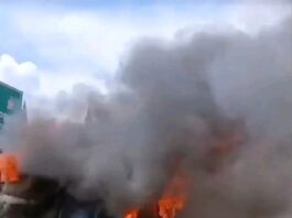Incendian autobús de pasajeros en la carretera Uruapan-Pátzcuaro durante movilizaciones por Arantepacua