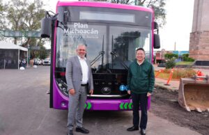Destaca Bedolla impacto del teleférico y Morebús en Morelia tras recorrido con el embajador de China