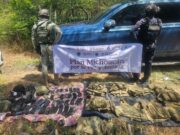 Aseguran vehículos y equipo táctico en Cujuarato