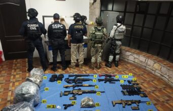 Asegura FGE armas, equipo táctico, droga y vehículos durante cateo en Tinaja de Vargas