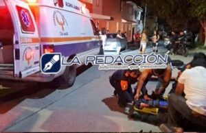Dos jóvenes resultan lesionados tras choque entre motocicleta y un Vehículo en La Piedad