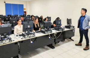 UNIVA capacita a funcionarios de Degollado en el uso de la Inteligencia Artificial
