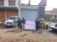 Aseguran vehículos de lujo y camionetas con blindaje artesanal ligadas al Cártel de Los Reyes