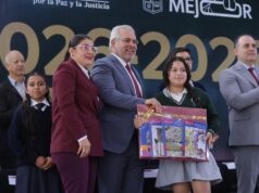 Michoacán garantiza becas universales desde educación básica hasta licenciatura