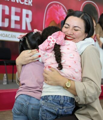 Michoacán respalda a las mujeres que sostienen el cuidado de infancias con cáncer