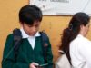 SEP acuerda regular uso de celulares en escuelas de todo México