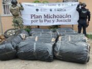 SSP y Marina aseguran camioneta con casi media tonelada de marihuana en Lázaro Cárdenas