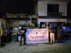 FGE y SIE ejecutan cateo en Morelia y aseguran 29 máquinas tragamonedas y diversos indicios
