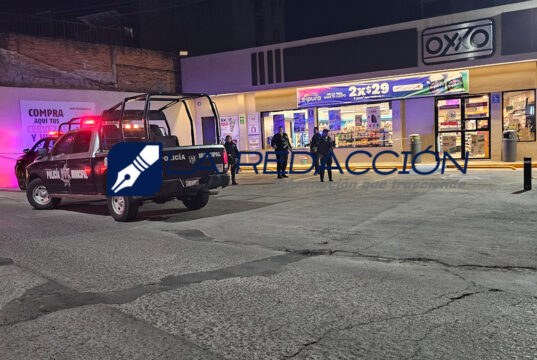 Un hombre perdió la vida afuera de una tienda Oxxo