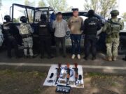 Detienen en Huanímaro a dos hombres de Abasolo con armas y presunta droga
