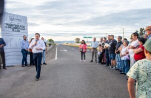 SAMUEL HIDALGO ENTREGA REHABILITACIÓN DE ACCESO A VILLAS DE LA LOMA